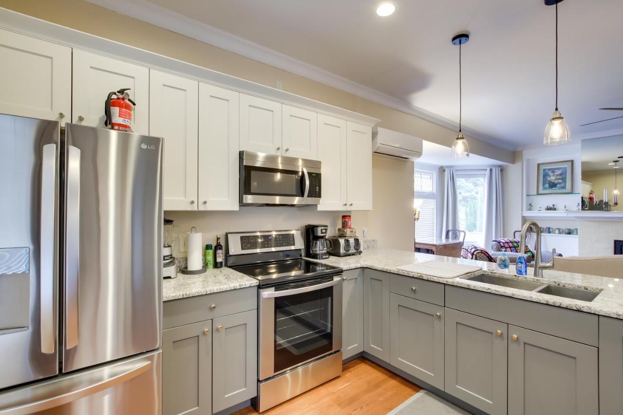 Updated Sheboygan Home With Porch Less Than 1 Mi To Beach Exterior foto
